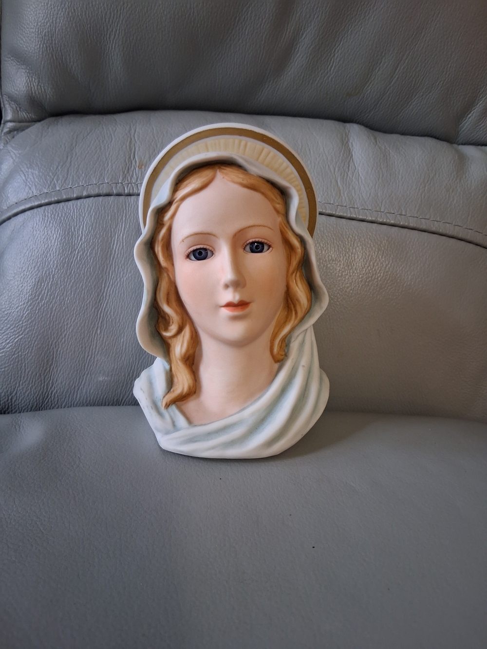 Vintage Enesco Porcelain Virgin Mary/Madonna Bust Figurine